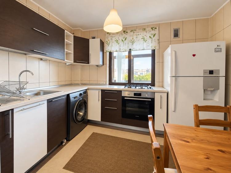 Apartament cu 3 camere în Berceni