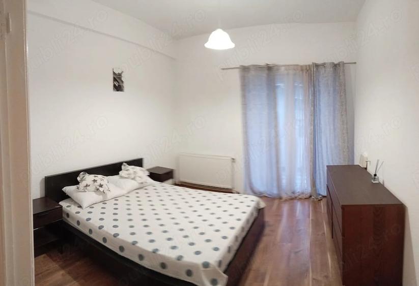 Apartament cu 3 camere decomandat în Calea Victoriei