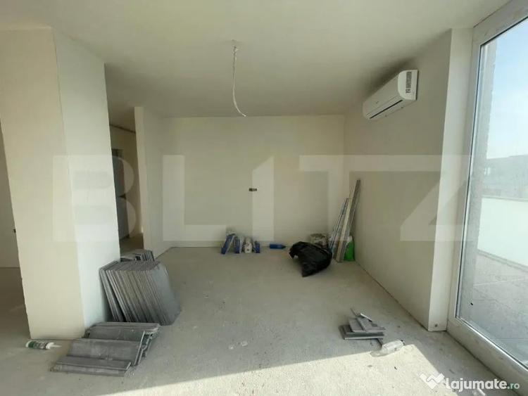 Apartament cu 3 camere semidecomandat în Torontalului