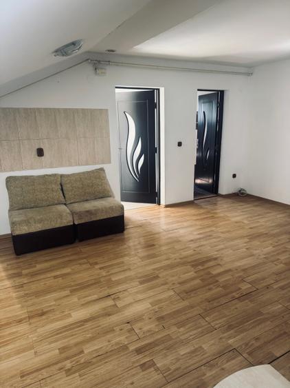 Apartament cu 3 camere semidecomandat în Chișoda