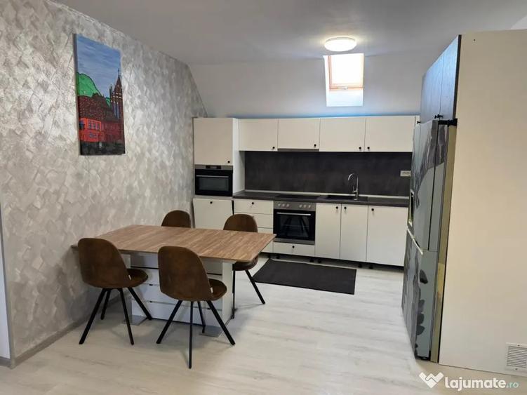 Apartament cu 3 camere decomandat, mobilat în Bartolomeu