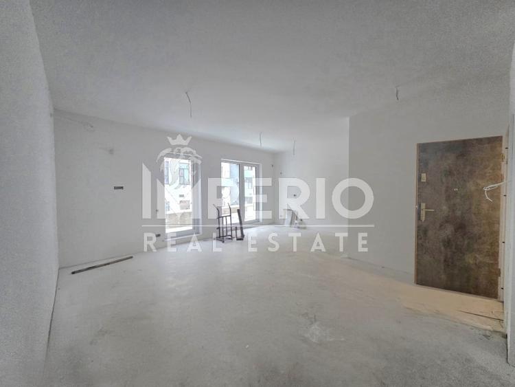 Apartament cu 4 camere semidecomandat în Central