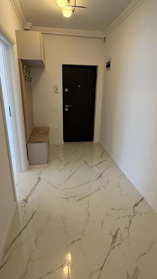 Apartament cu 3 camere decomandat, mobilat în Casa de Cultură