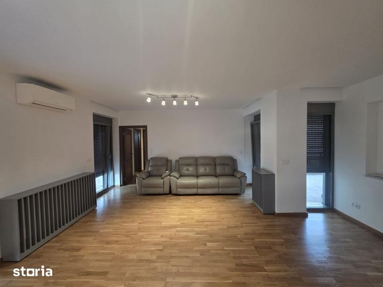 Apartament cu 4 camere în Băneasa