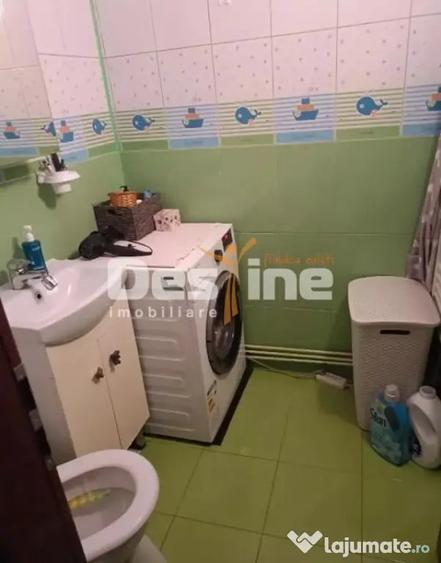 Apartament cu 3 camere decomandat în Dâmbovița
