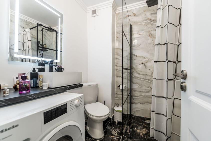 Apartament cu 3 camere decomandat, mobilat în Aurel Vlaicu