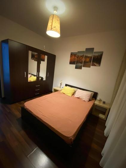 Apartament cu 3 camere decomandat, mobilat în Metalurgiei