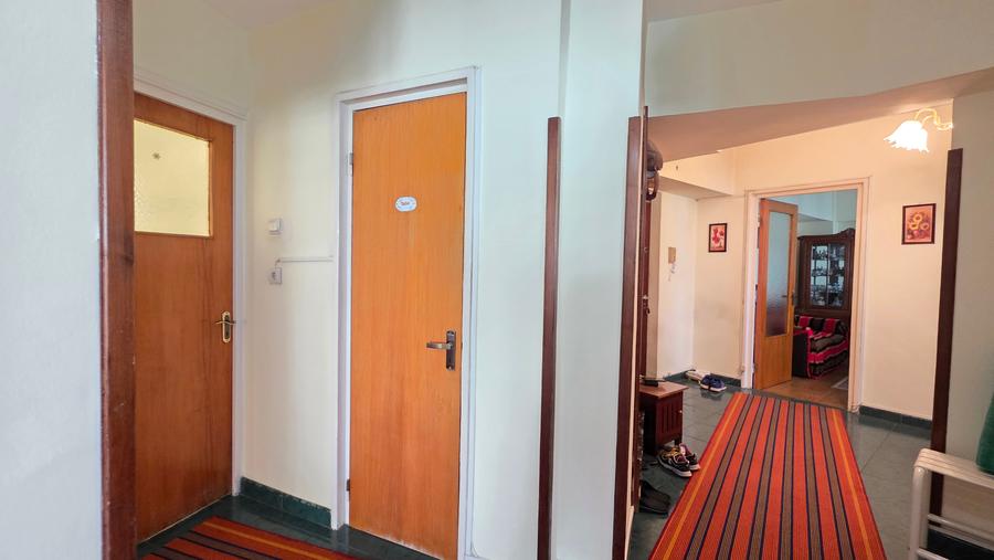 Apartament cu 3 camere decomandat în Chișinau