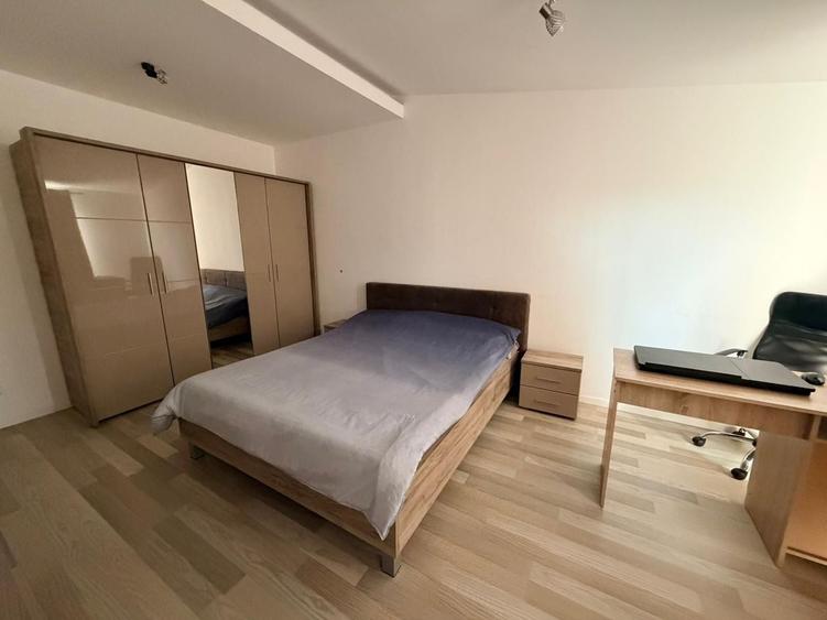Apartament cu 3 camere decomandat, mobilat în Valea Lupului