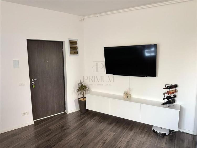 Apartament cu 2 camere semidecomandat, mobilat în Giroc