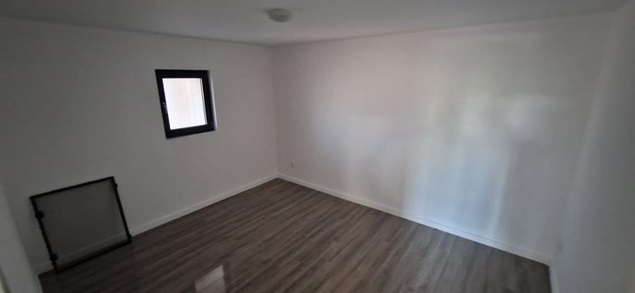 Apartament cu 3 camere decomandat în Exterior Est