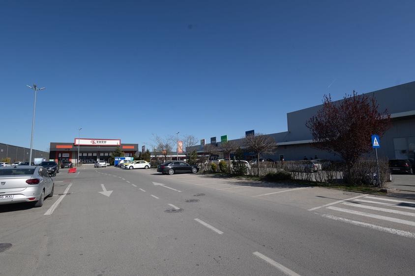 Spațiu comercial, de 600 mp, în Central