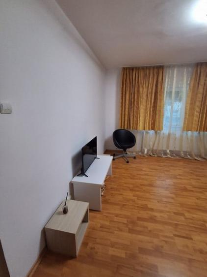 Apartament cu 2 camere decomandat în 13 Septembrie