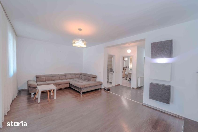 Casă cu 4 camere cu Teren 250 Mp în Palazu Mare