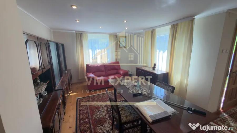 Casă cu 4 camere cu Teren 1316 Mp în Lerești