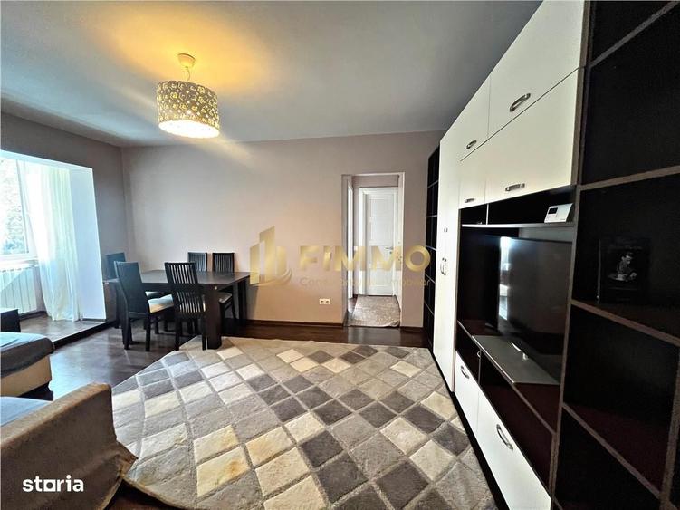 Apartament cu 3 camere semidecomandat în Central
