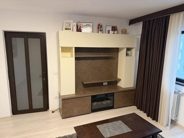 Apartament cu 4 camere decomandat în Central