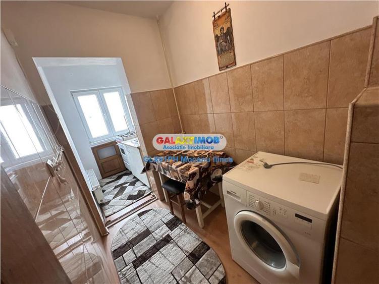 Garsonieră decomandată, mobilată în Malu Roșu