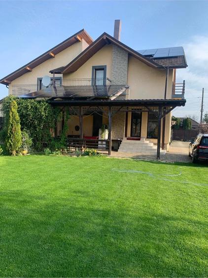 Casă cu Teren 1200 Mp în Calea Moldovei
