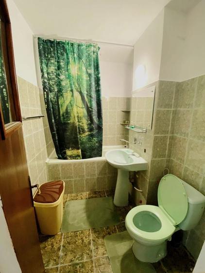 Apartament cu 3 camere decomandat în Exterior Vest
