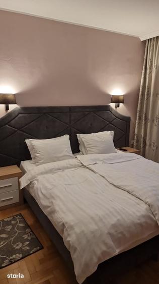 Apartament cu 4 camere, mobilat în Central