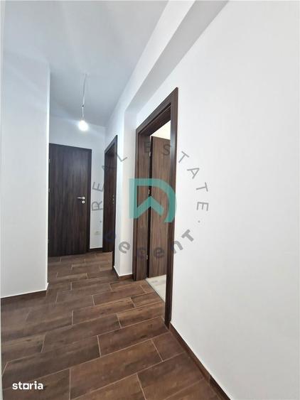 Apartament cu 3 camere decomandat în Tractorul