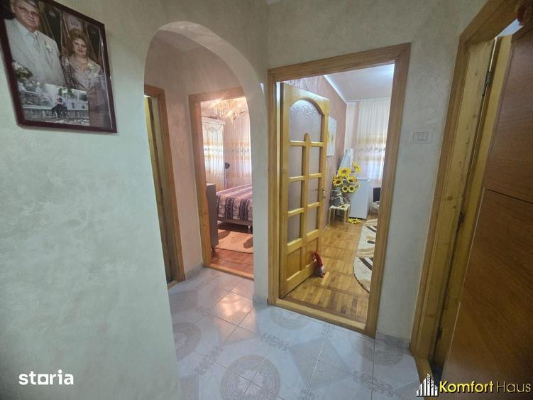 Apartament cu 3 camere decomandat în Mioriței