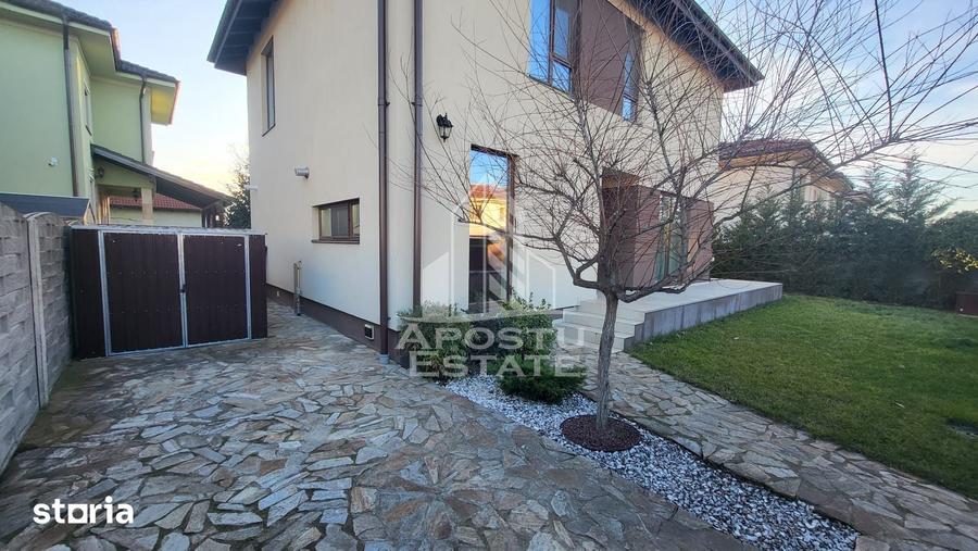Casă cu 4 camere cu Teren 300 Mp în Dumbrăvița