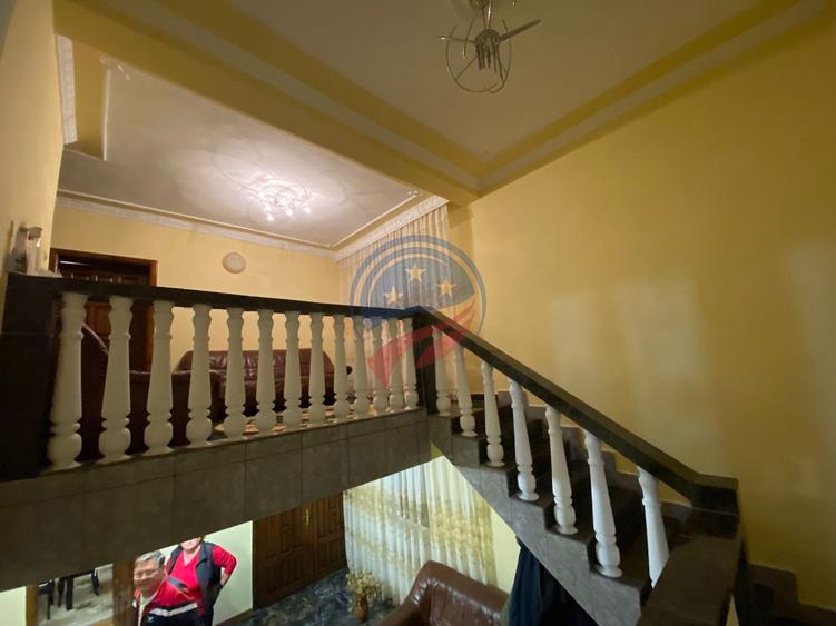 Casă individuală cu 6 camere cu Teren 720 Mp în Bordei