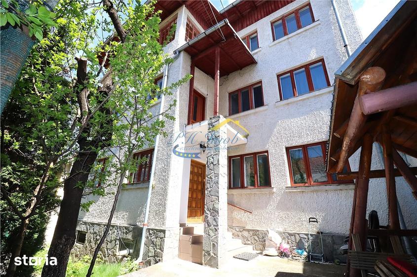 Casă cu 5 camere cu Teren 389 Mp în Central