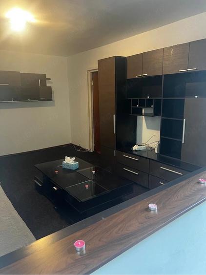 Apartament cu 2 camere semidecomandat în Exterior Vest