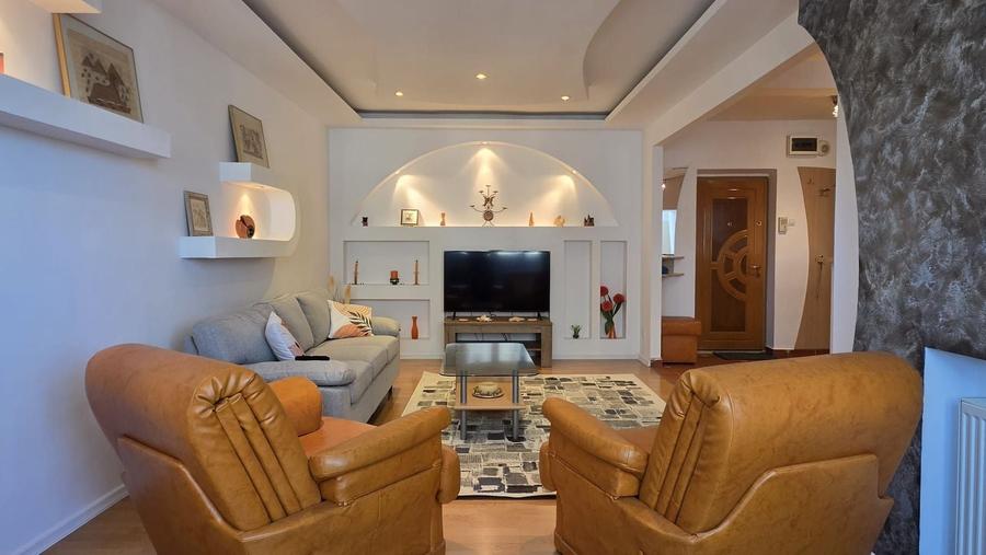 Apartament cu 3 camere decomandat în Griviței