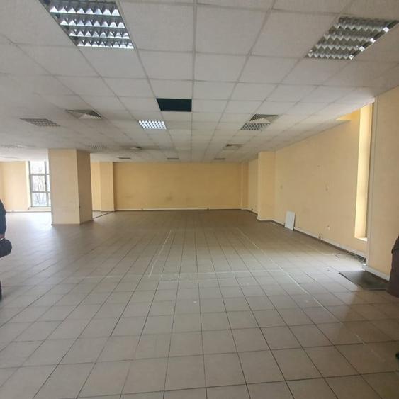 Spațiu comercial, de 185 mp, în Central