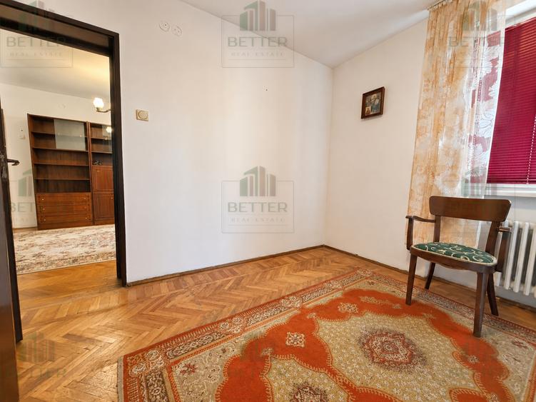Apartament cu 3 camere semidecomandat în Titan