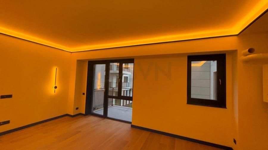 Apartament cu 3 camere semidecomandat în Pipera