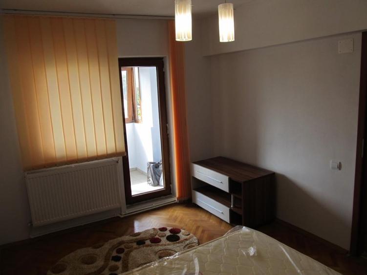 Apartament cu 2 camere decomandat în Bd. Independenței