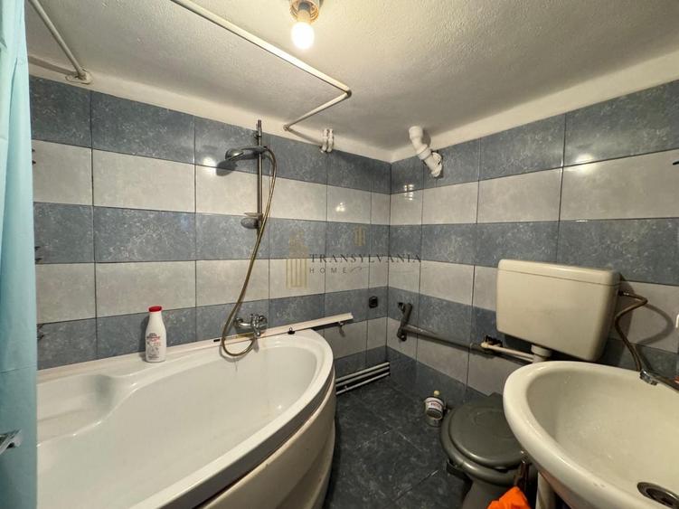 Casă individuală cu 4 camere cu Canalizare în Lazaret