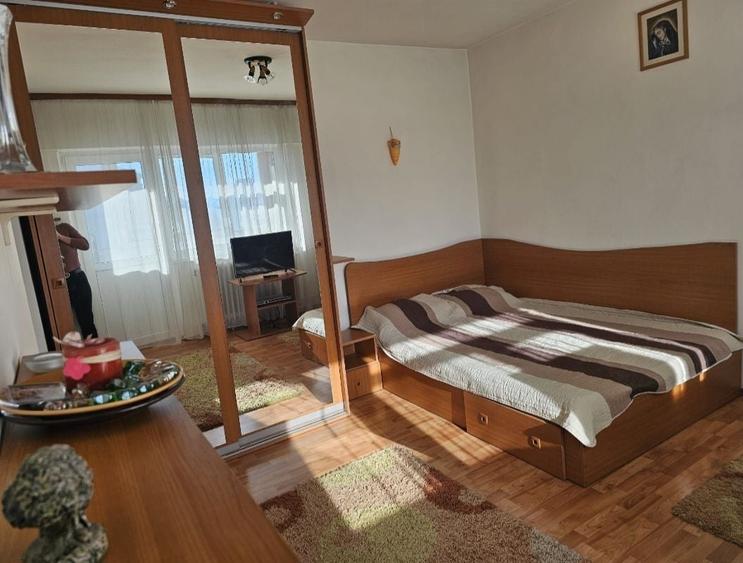 Apartament cu 2 camere decomandat în Traian