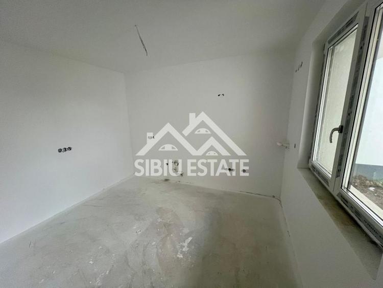 Duplex cu 4 camere cu Canalizare în Arhitecților - Calea Cisnădiei