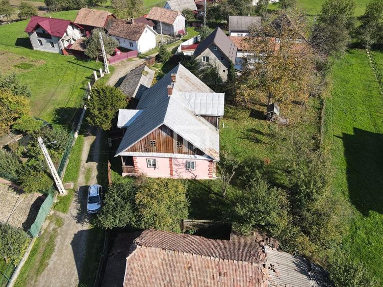 Casă individuală cu 4 camere cu Teren 904 Mp în Bucșoaia