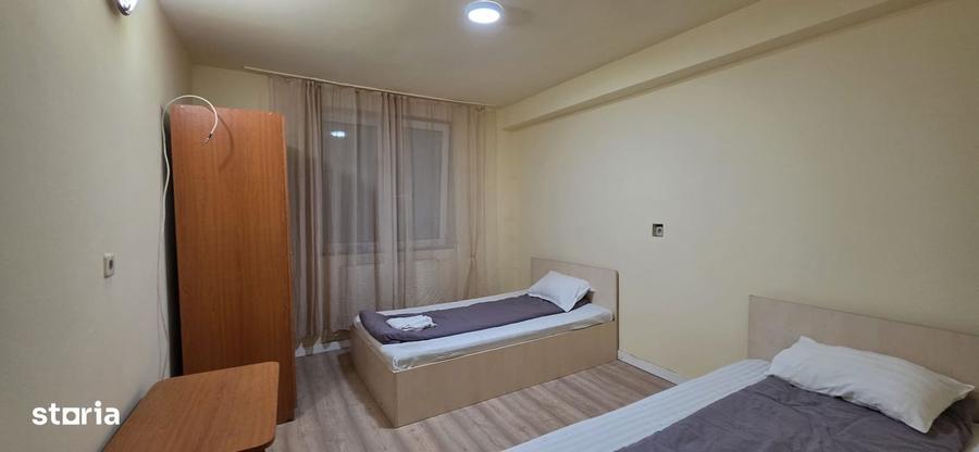 Casă cu 4 camere decomandat în Decebal