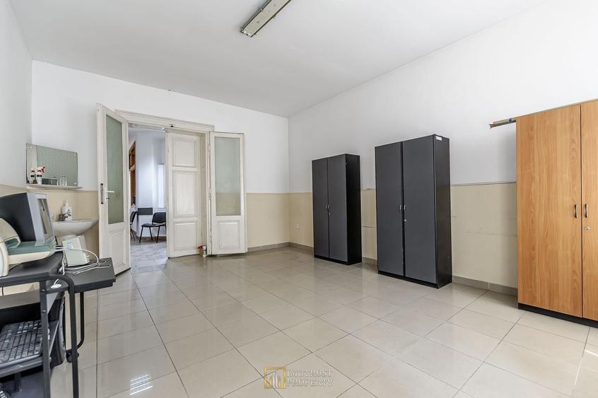 Casă cu 4 camere cu Canalizare în Ultracentral