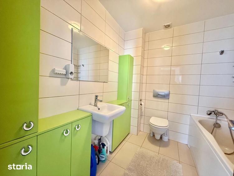 Apartament cu 3 camere semidecomandat în Ștefăneștii de Jos