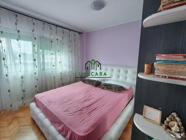 Apartament cu 3 camere decomandat în Central