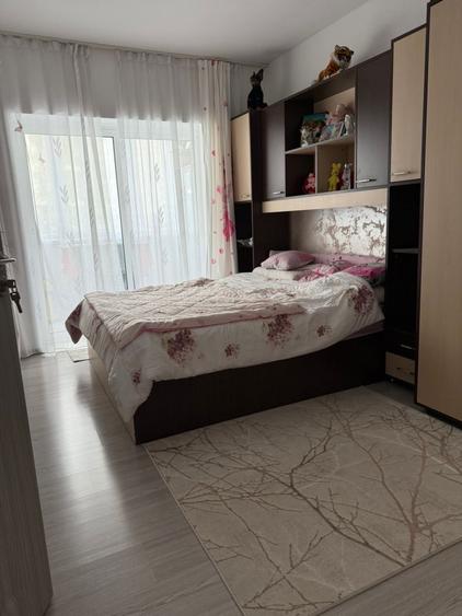 Apartament cu 3 camere decomandat, mobilat în Florești — fotografia 3