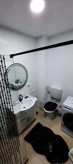 Apartament cu 4 camere decomandat în Cioplea