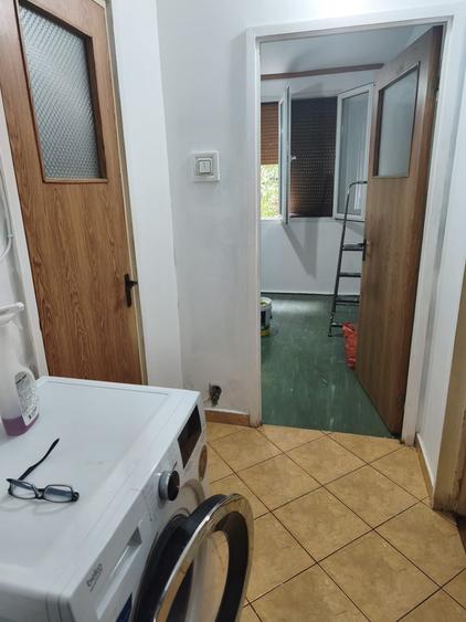 Apartament cu 3 camere semidecomandat în Drumul Taberei