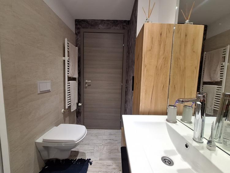Apartament cu 3 camere decomandat, mobilat în Dorobanților
