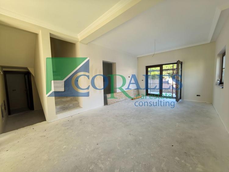 Duplex cu 5 camere cu Canalizare în Dumbrăvița