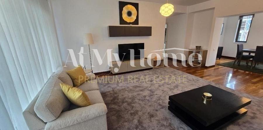 Apartament cu 5 camere decomandat, mobilat în Herăstrău